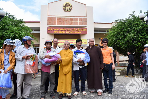 Quỹ Đạo Phật Ngày Nay – Tổng Kết Chương Trình Trao Tặng Quà Tết Yêu Thương Cho Đồng Bào Lũ Lụt Tại Bình Định( C93)