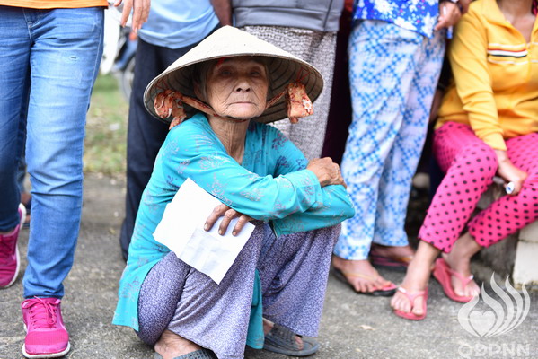 Quỹ Đạo Phật Ngày Nay – Tổng Kết Chương Trình Trao Tặng Quà Tết Yêu Thương Cho Đồng Bào Lũ Lụt Tại Bình Định( C93)