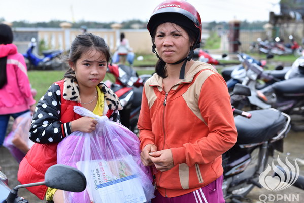 Quỹ Đạo Phật Ngày Nay – Tổng Kết Chương Trình Trao Tặng Quà Tết Yêu Thương Cho Đồng Bào Lũ Lụt Tại Bình Định( C93)