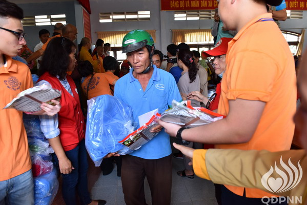 Quỹ Đạo Phật Ngày Nay – Tổng Kết Chương Trình Trao Tặng Quà Tết Yêu Thương Cho Đồng Bào Lũ Lụt Tại Bình Định( C93)