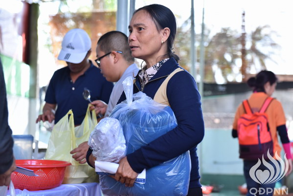 Quỹ Đạo Phật Ngày Nay – Tổng Kết Chương Trình Trao Tặng Quà Tết Yêu Thương Cho Đồng Bào Lũ Lụt Tại Bình Định( C93)