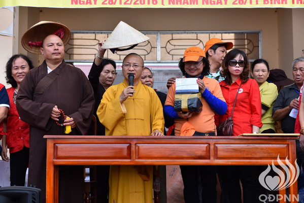 Quỹ Đạo Phật Ngày Nay – Tổng Kết Chương Trình Trao Tặng Quà Tết Yêu Thương Cho Đồng Bào Lũ Lụt Tại Bình Định( C93)