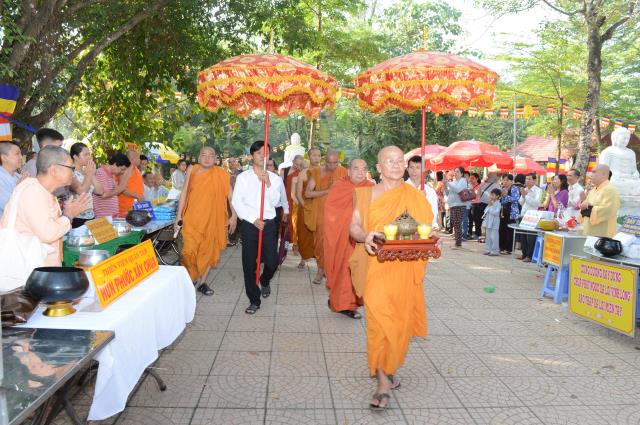 Thiền viện Phước Sơn, Đồng Nai tổ chức Đại lễ Dâng y Kathina 2016 &amp; đón nhận 2 kỷ lục Phật giáo Việt Nam