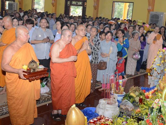 Thiền viện Phước Sơn, Đồng Nai tổ chức Đại lễ Dâng y Kathina 2016 &amp; đón nhận 2 kỷ lục Phật giáo Việt Nam