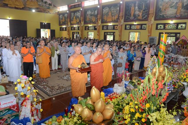 Thiền viện Phước Sơn, Đồng Nai tổ chức Đại lễ Dâng y Kathina 2016 &amp; đón nhận 2 kỷ lục Phật giáo Việt Nam