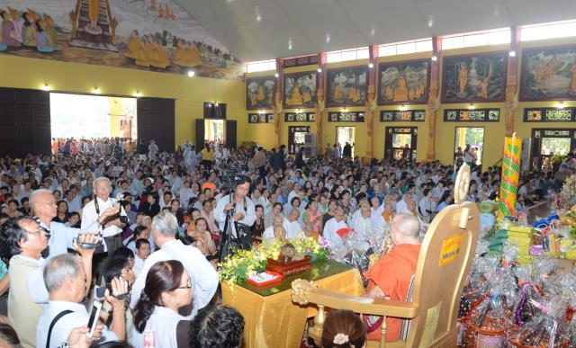 Thiền viện Phước Sơn, Đồng Nai tổ chức Đại lễ Dâng y Kathina 2016 &amp; đón nhận 2 kỷ lục Phật giáo Việt Nam