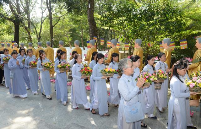 Thiền viện Phước Sơn, Đồng Nai tổ chức Đại lễ Dâng y Kathina 2016 &amp; đón nhận 2 kỷ lục Phật giáo Việt Nam