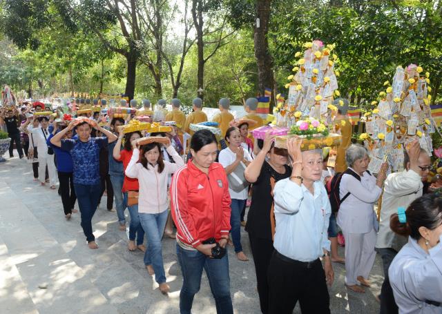 Thiền viện Phước Sơn, Đồng Nai tổ chức Đại lễ Dâng y Kathina 2016 &amp; đón nhận 2 kỷ lục Phật giáo Việt Nam