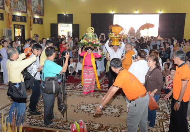 Thiền viện Phước Sơn, Đồng Nai tổ chức Đại lễ Dâng y Kathina 2016 &amp; đón nhận 2 kỷ lục Phật giáo Việt Nam