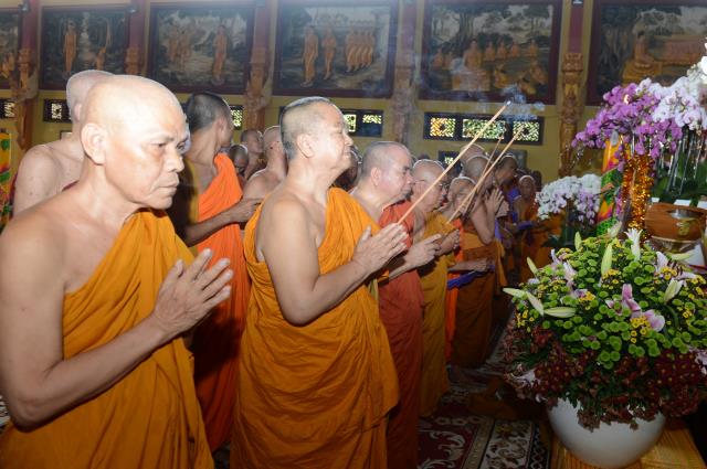 Thiền viện Phước Sơn, Đồng Nai tổ chức Đại lễ Dâng y Kathina 2016 &amp; đón nhận 2 kỷ lục Phật giáo Việt Nam