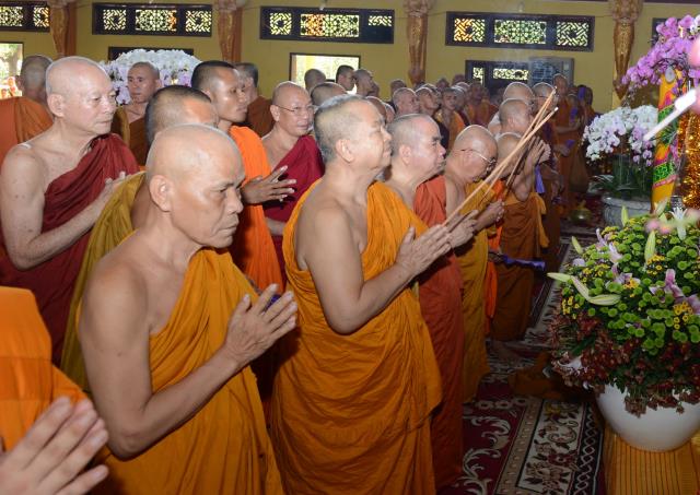 Thiền viện Phước Sơn, Đồng Nai tổ chức Đại lễ Dâng y Kathina 2016 &amp; đón nhận 2 kỷ lục Phật giáo Việt Nam