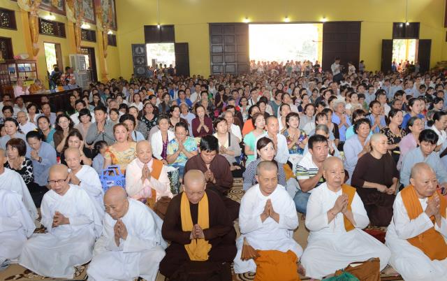 Thiền viện Phước Sơn, Đồng Nai tổ chức Đại lễ Dâng y Kathina 2016 &amp; đón nhận 2 kỷ lục Phật giáo Việt Nam