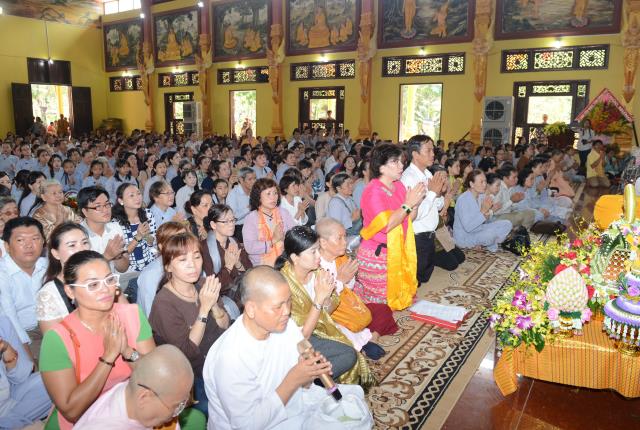 Thiền viện Phước Sơn, Đồng Nai tổ chức Đại lễ Dâng y Kathina 2016 &amp; đón nhận 2 kỷ lục Phật giáo Việt Nam