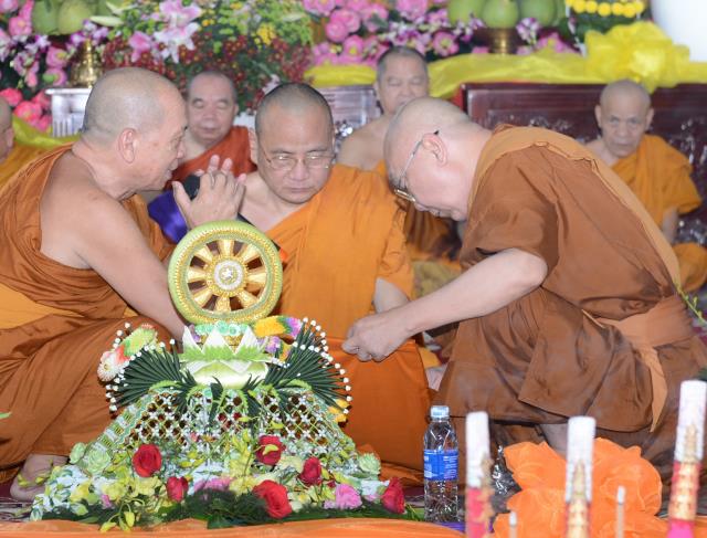 Thiền viện Phước Sơn, Đồng Nai tổ chức Đại lễ Dâng y Kathina 2016 &amp; đón nhận 2 kỷ lục Phật giáo Việt Nam