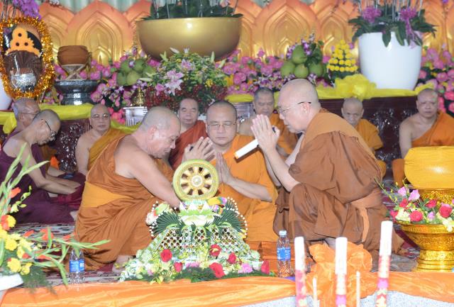 Thiền viện Phước Sơn, Đồng Nai tổ chức Đại lễ Dâng y Kathina 2016 &amp; đón nhận 2 kỷ lục Phật giáo Việt Nam