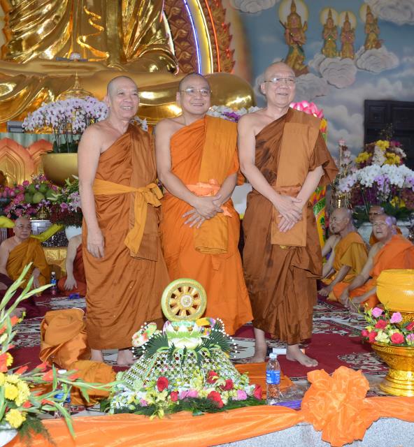 Thiền viện Phước Sơn, Đồng Nai tổ chức Đại lễ Dâng y Kathina 2016 &amp; đón nhận 2 kỷ lục Phật giáo Việt Nam