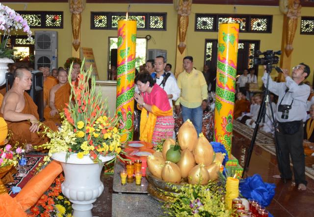 Thiền viện Phước Sơn, Đồng Nai tổ chức Đại lễ Dâng y Kathina 2016 &amp; đón nhận 2 kỷ lục Phật giáo Việt Nam