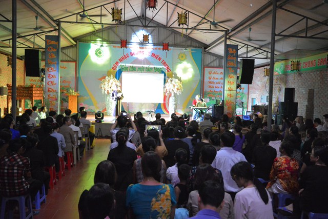 Chùa Phúc Long Tổ Chức Đêm Nhạc Hướng về Miền Trung Chủ Đề: &quot;Cần Lắm Một Tấm Lòng&quot;