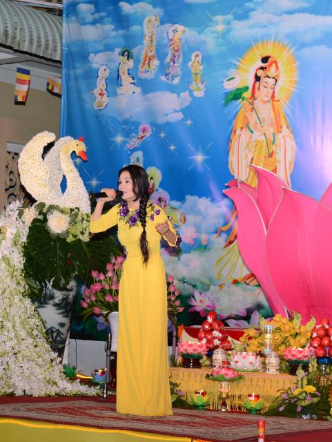 Chùa Long Vân ( Đồng Nai ) Tổ Chức Lễ Hội Hoa Đăng Vía Đức Phật A Mi Đà Và Nhận Bằng Kỷ Lục Việt Nam