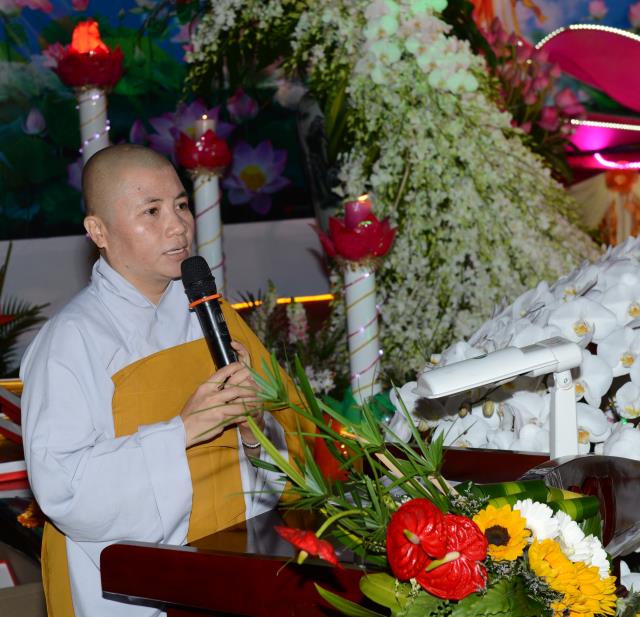 Chùa Long Vân ( Đồng Nai ) Tổ Chức Lễ Hội Hoa Đăng Vía Đức Phật A Mi Đà Và Nhận Bằng Kỷ Lục Việt Nam