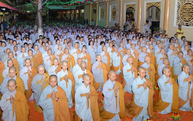 Chùa Long Vân ( Đồng Nai ) Tổ Chức Lễ Hội Hoa Đăng Vía Đức Phật A Mi Đà Và Nhận Bằng Kỷ Lục Việt Nam