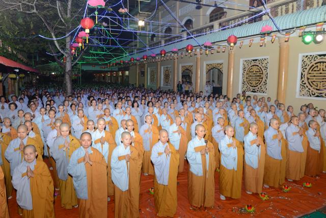 Chùa Long Vân ( Đồng Nai ) Tổ Chức Lễ Hội Hoa Đăng Vía Đức Phật A Mi Đà Và Nhận Bằng Kỷ Lục Việt Nam