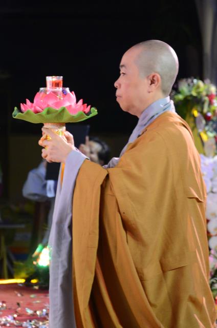 Chùa Long Vân ( Đồng Nai ) Tổ Chức Lễ Hội Hoa Đăng Vía Đức Phật A Mi Đà Và Nhận Bằng Kỷ Lục Việt Nam
