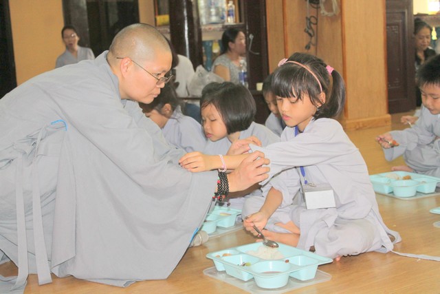 Phóng sự ảnh: Gieo hạt từ tâm kì 52