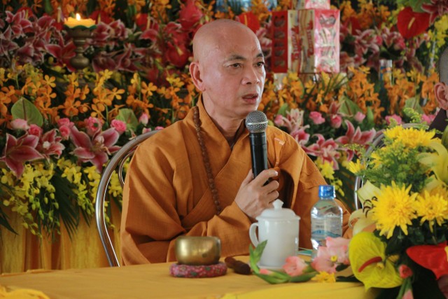 Thái Bình: Lễ vía Phật A Di Đà tại chùa Văn Môn