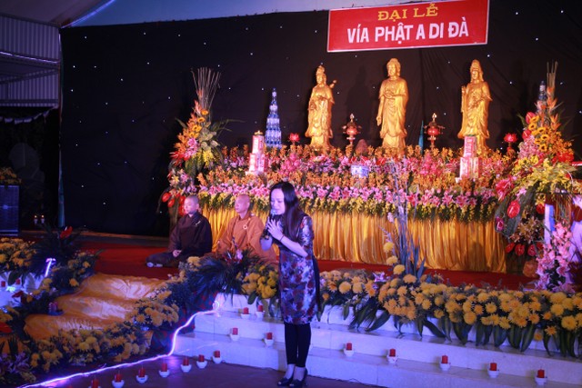 Thái Bình: Lễ vía Phật A Di Đà tại chùa Văn Môn