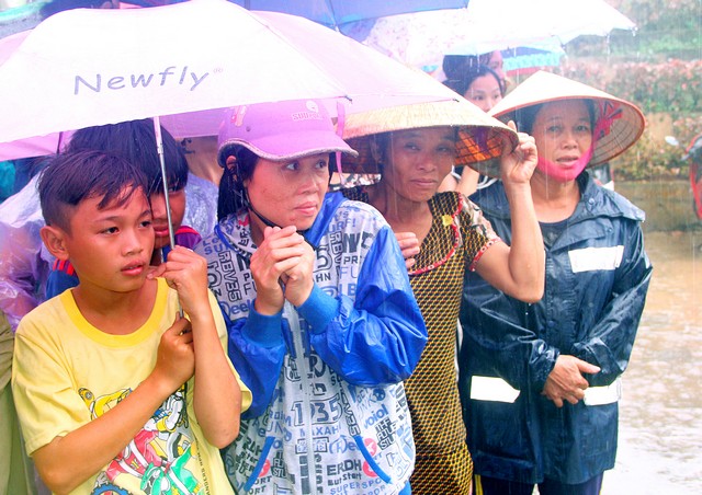 Bỉm Sơn: Phật giáo thị xã trao 150 suất quà hỗ trợ đồng bào Miền Trung