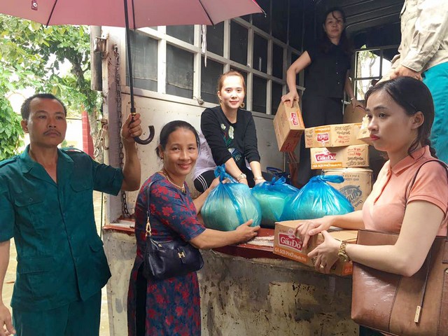 Bỉm Sơn: Phật giáo thị xã trao 150 suất quà hỗ trợ đồng bào Miền Trung