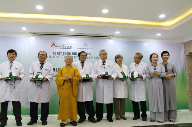Chương trình Tổng kết Chăm sóc y tế 2016 Quý Tu sĩ và &quot; Chung tay vì người bệnh&quot;