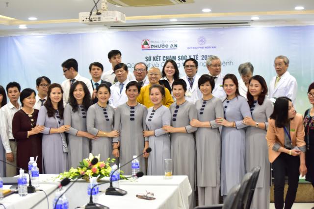 Chương trình Tổng kết Chăm sóc y tế 2016 Quý Tu sĩ và &quot; Chung tay vì người bệnh&quot;