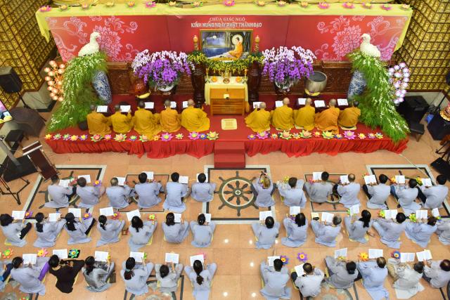 Chùa Giác Ngộ: Long trọng tổ chức khóa lễ Phật Thành Đạo PL. 2560
