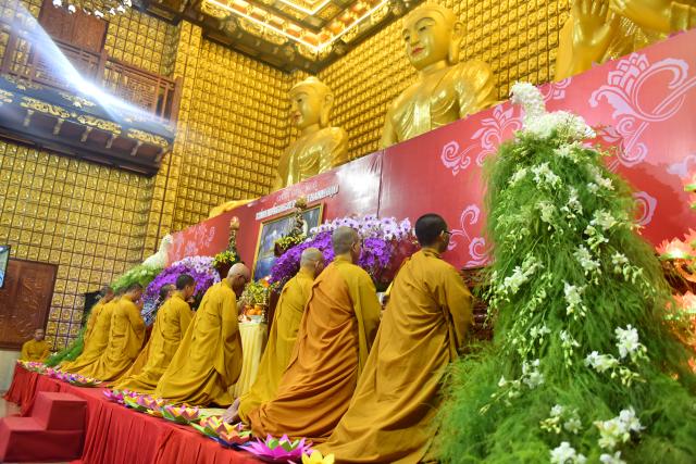 Chùa Giác Ngộ: Long trọng tổ chức khóa lễ Phật Thành Đạo PL. 2560