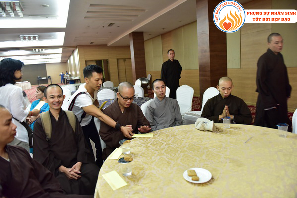 Quỹ Đạo Phật Ngày Nay - Tổng Kết Chương Trình Trao Tặng Học Bổng Tiến Sĩ tại Ấn Độ và Tích Lan - Kỳ 1 (C87-1)