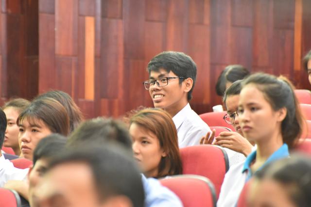 TT.Thích Nhật Từ: Thuyết giảng tại Đại Học Khoa học Xã hội và Nhân văn TP. HCM