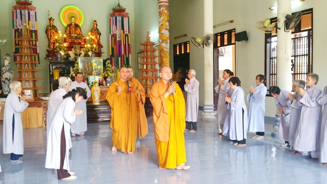 Phật giáo thị xã Ninh Hòa tổ chức lễ Phật thành đạo