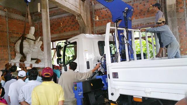 Chùa Hưng Long: Lễ thỉnh tôn tượng Phật và Bồ Tát.