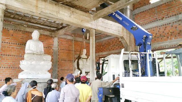 Chùa Hưng Long: Lễ thỉnh tôn tượng Phật và Bồ Tát.