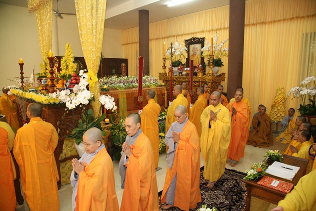 TT. Huế: Ban Trị sự GHPGVN tỉnh kính viếng tang lễ Cố HT. Thích Chơn Thiện