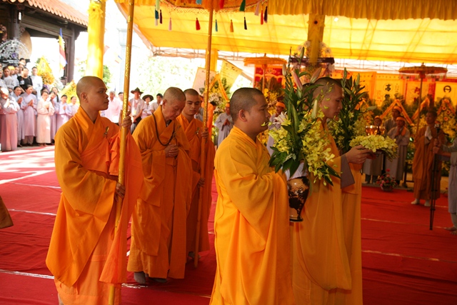HĐCM và HĐTS viếng tang Cố Trưởng lão HT. Thích Chơn Thiện