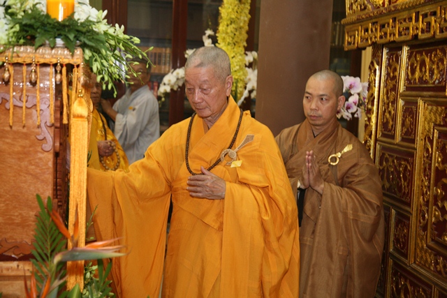 HĐCM và HĐTS viếng tang Cố Trưởng lão HT. Thích Chơn Thiện