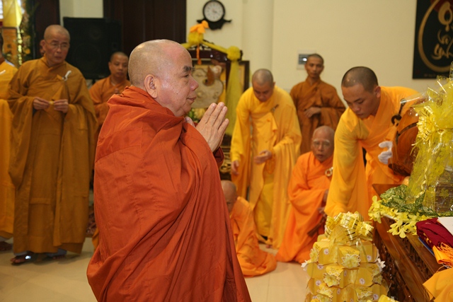 HĐCM và HĐTS viếng tang Cố Trưởng lão HT. Thích Chơn Thiện