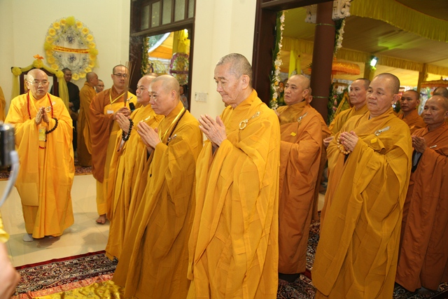 HĐCM và HĐTS viếng tang Cố Trưởng lão HT. Thích Chơn Thiện