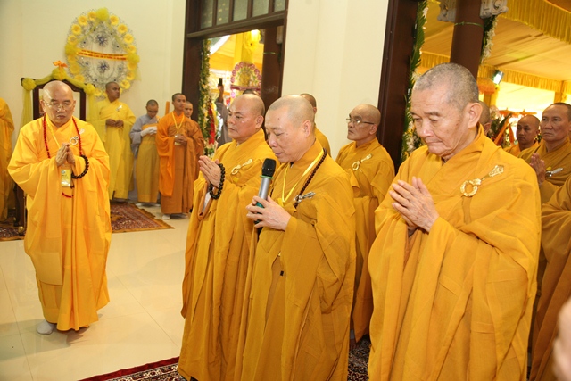 HĐCM và HĐTS viếng tang Cố Trưởng lão HT. Thích Chơn Thiện