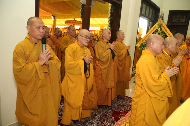 HĐCM và HĐTS viếng tang Cố Trưởng lão HT. Thích Chơn Thiện