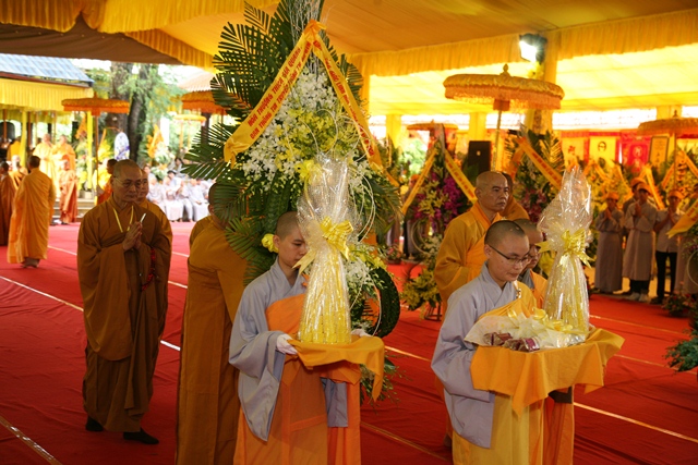 HĐCM và HĐTS viếng tang Cố Trưởng lão HT. Thích Chơn Thiện