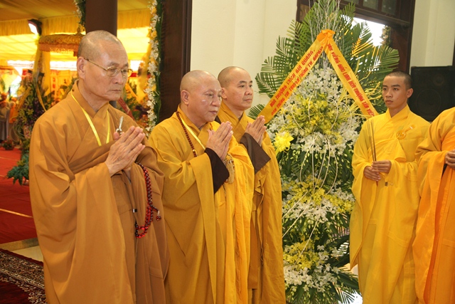 HĐCM và HĐTS viếng tang Cố Trưởng lão HT. Thích Chơn Thiện
